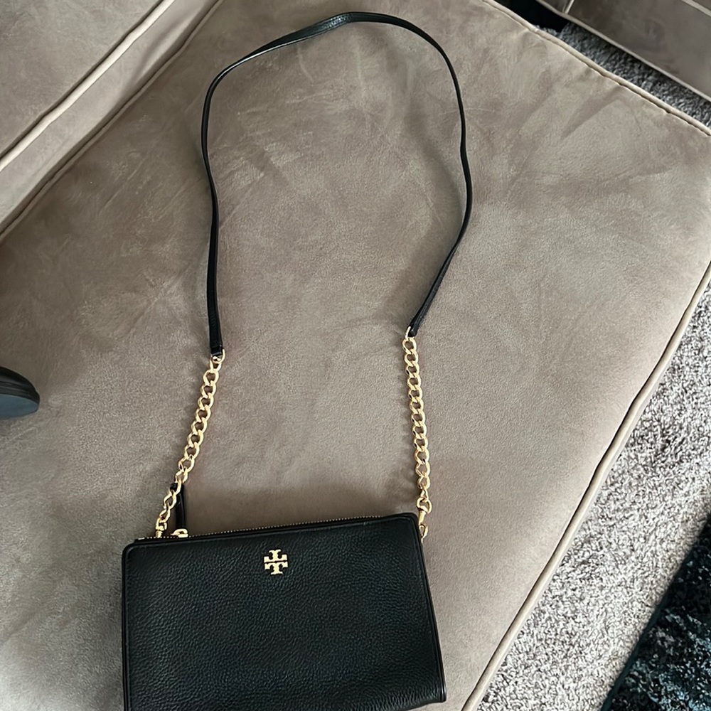 Black Tory Burch crossbody with partial chain strap ….like new!!!